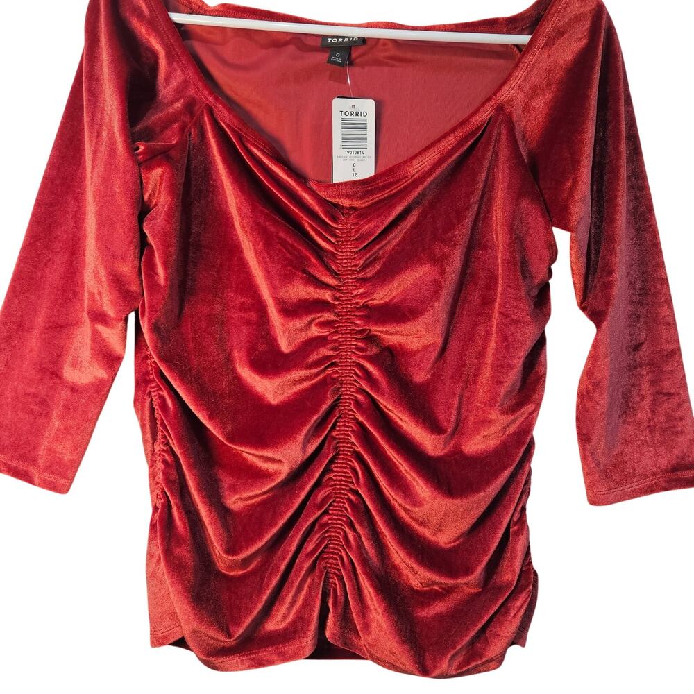Torrid Red Velvet Cinched Sides Draped Top Size 0 Large NWT Chic Sexy Minimalist - Picture 7 of 7
